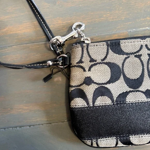 Y2K Vintage Coach Signature Collectiom Black and Gray Wristlet - Picture 4 of 9